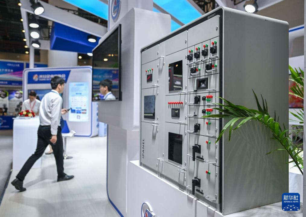 第二十届光博会在武汉开幕 第二十届光博会在武汉开幕