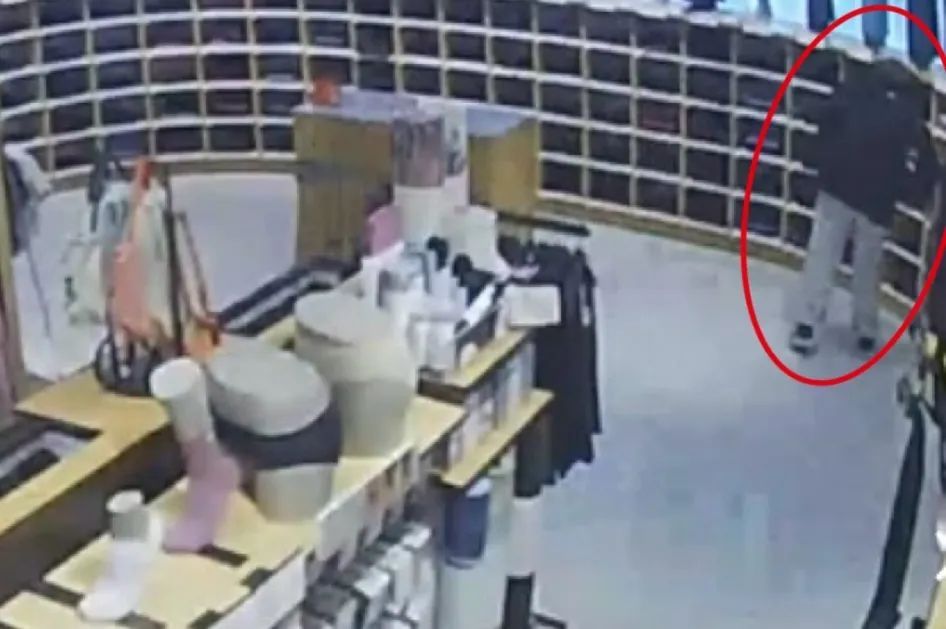 “实在太喜欢!”女健身教练痴迷某网红品牌,连偷上海三家门店……警方:已刑拘 “实在太喜欢!”女健身教练痴迷某网红品牌,连偷上海三家门店……警方:已刑拘