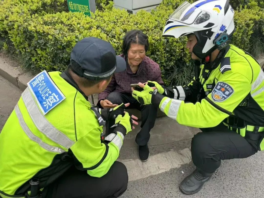 退伍军人→铁骑辅警，他深夜推车的背影在全网刷屏！