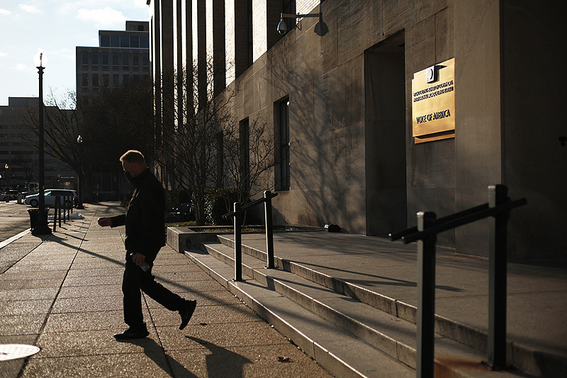 超过500名美国之音员工可能于下月底失业 超过500名美国之音员工可能于下月底失业