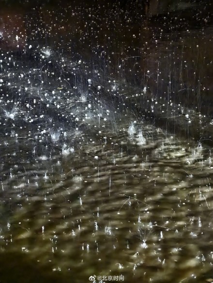 北京地铁今日加开临客82列