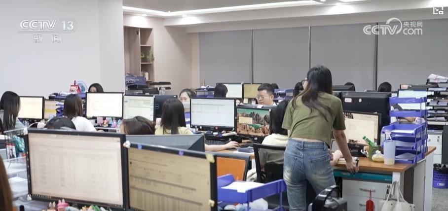 中美关税调整后:跨境电商物流订单暴涨 中美海运再现"一舱难求" 中美关税调整后:跨境电商物流订单暴涨 中美海运再现"一舱难求"