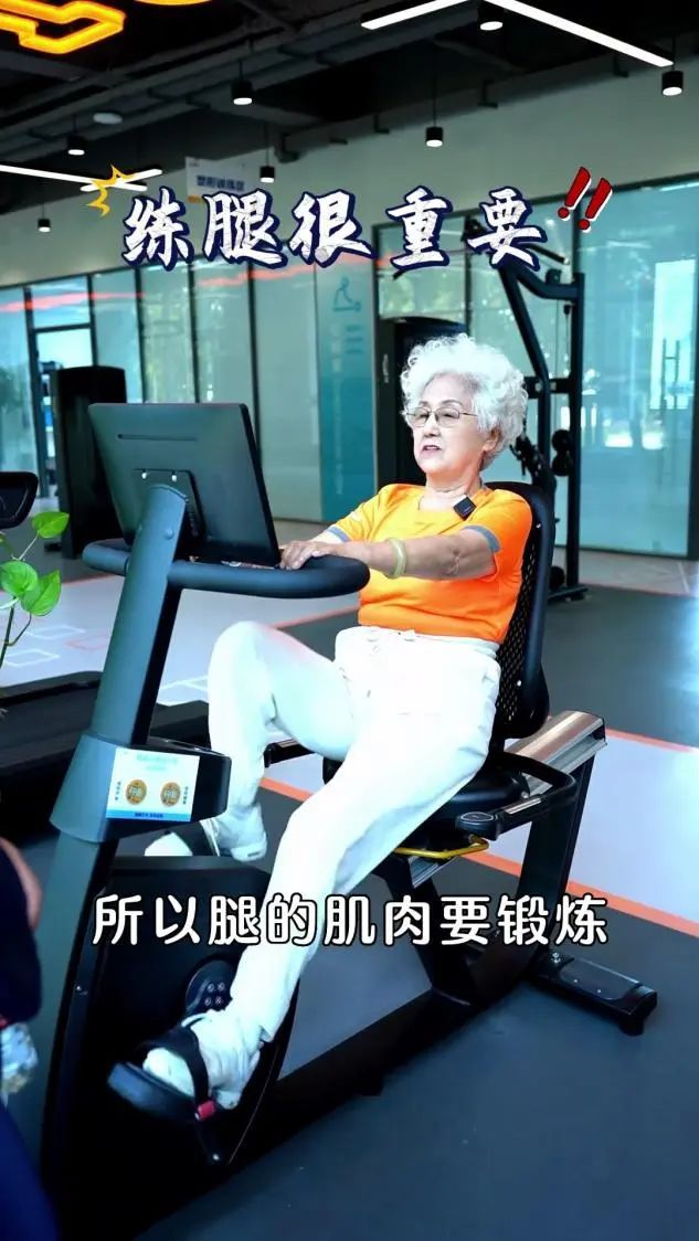 67岁退休武打演员，对健身房下手了！