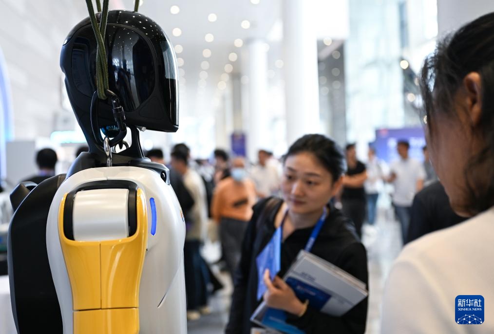 第二十届光博会在武汉开幕 第二十届光博会在武汉开幕