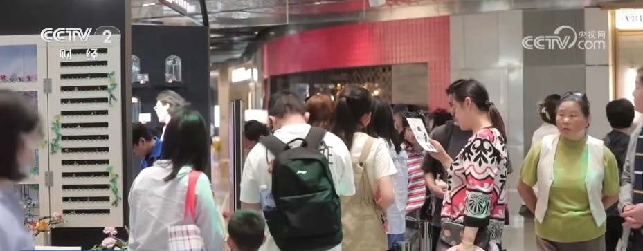 从主题IP到艺术装置打造感官盛宴 新消费场景“流量密码”为线下消费添活力 从主题IP到艺术装置打造感官盛宴 新消费场景“流量密码”为线下消费添活力