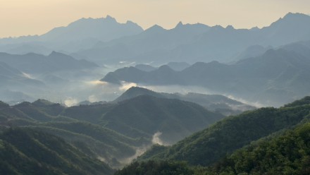 河北滦平：金山岭长城出现云海景观