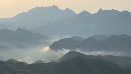 河北滦平：金山岭长城出现云海景观