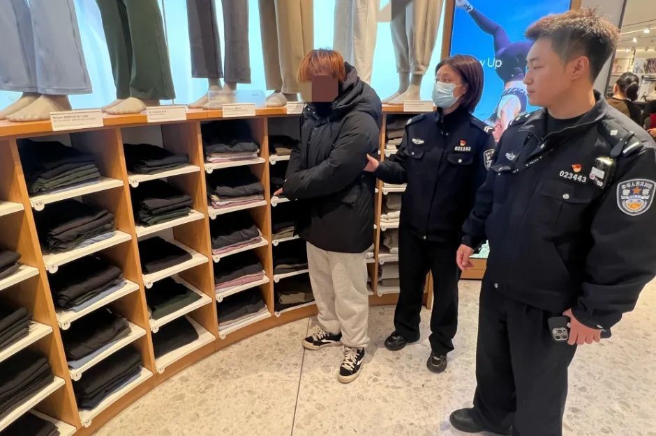 不对劲！知名网红品牌，一周内3家上海门店都出现这情况涉刑案！