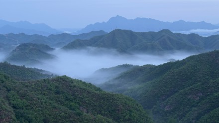 河北滦平：金山岭长城出现云海景观