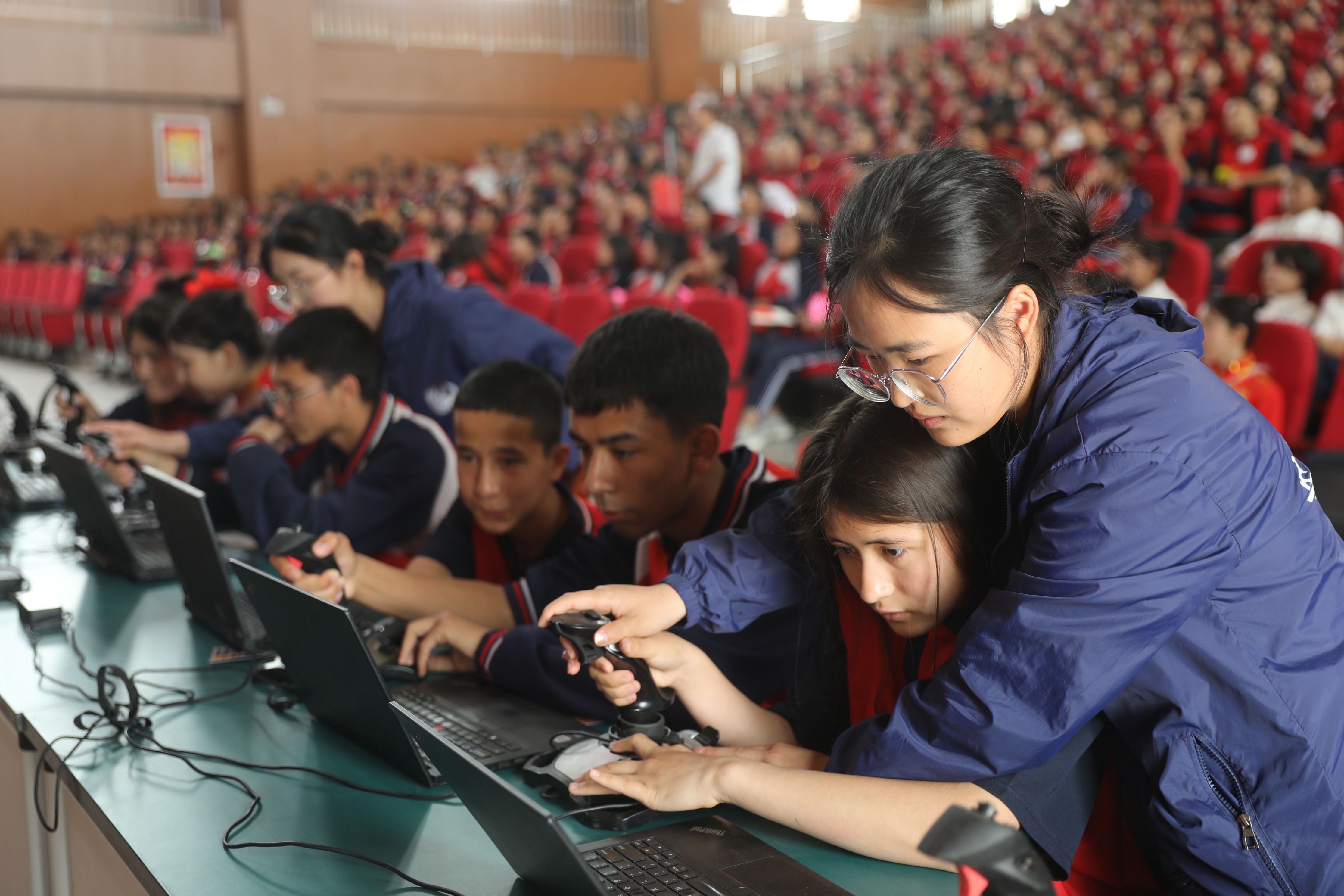 从科普课堂到模拟飞行 这群“小机长们”的航天梦启航