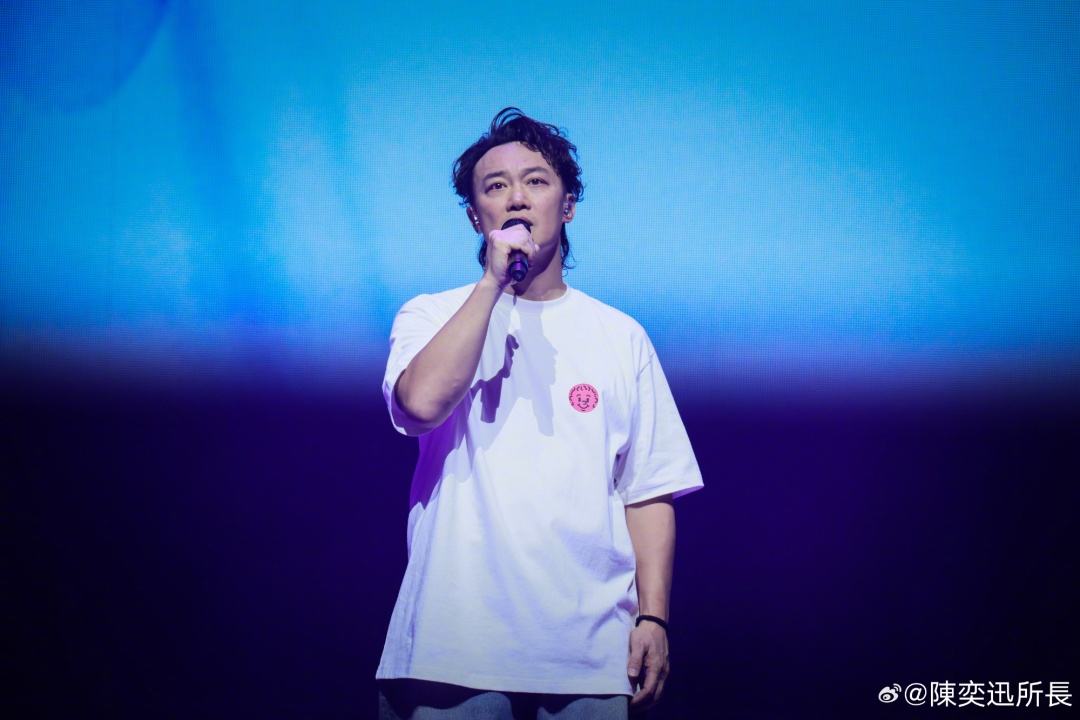 陈奕迅染上新冠紧急叫停演唱会!中疾控:全国阳性率突破16% 陈奕迅染上新冠紧急叫停演唱会!中疾控:全国阳性率突破16%