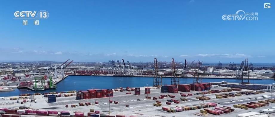 关税“窗口期” :美企加速补货 中国至美海运订单激增近300% 关税“窗口期” :美企加速补货 中国至美海运订单激增近300%