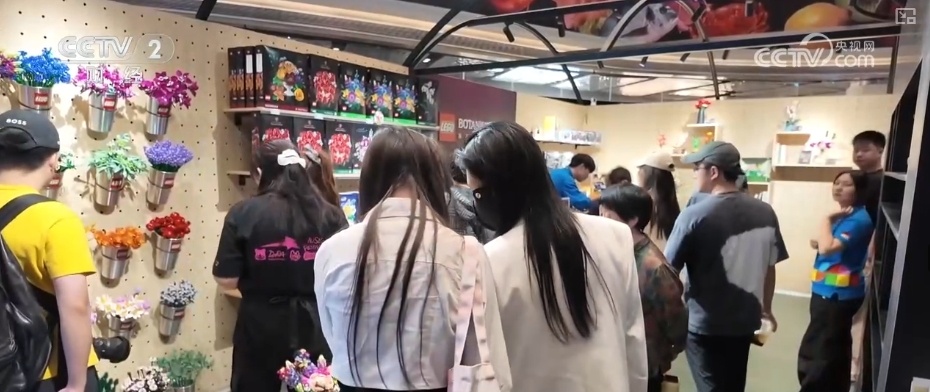 从主题IP到艺术装置打造感官盛宴 新消费场景“流量密码”为线下消费添活力 从主题IP到艺术装置打造感官盛宴 新消费场景“流量密码”为线下消费添活力