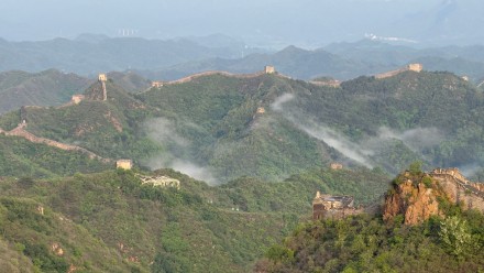 河北滦平：金山岭长城出现云海景观