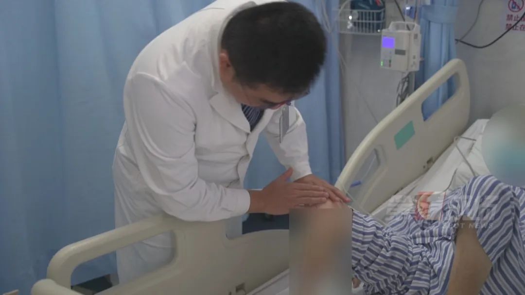 男子湿鞋后高烧不退!雨季高发,严重可致命 男子湿鞋后高烧不退!雨季高发,严重可致命