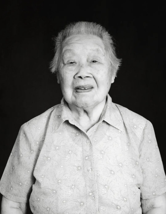 她于15日上午去世！没等来道歉