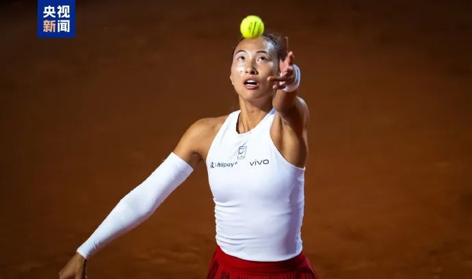 鏖战三个半小时，郑钦文憾负高芙