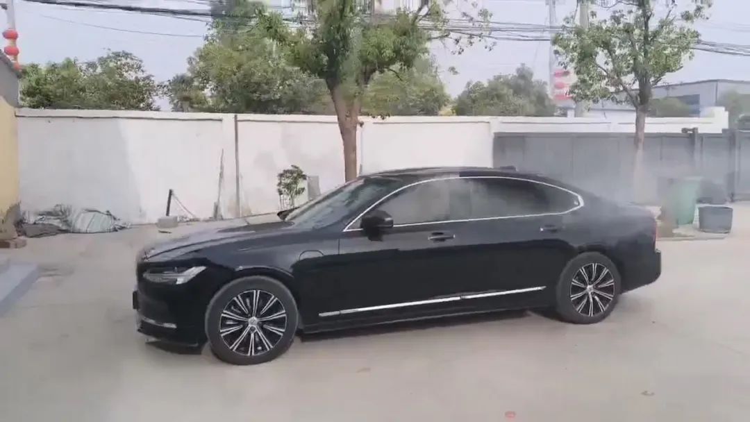 火灾警示宣传教育月丨天气炎热，如何防范爱车“上火”？