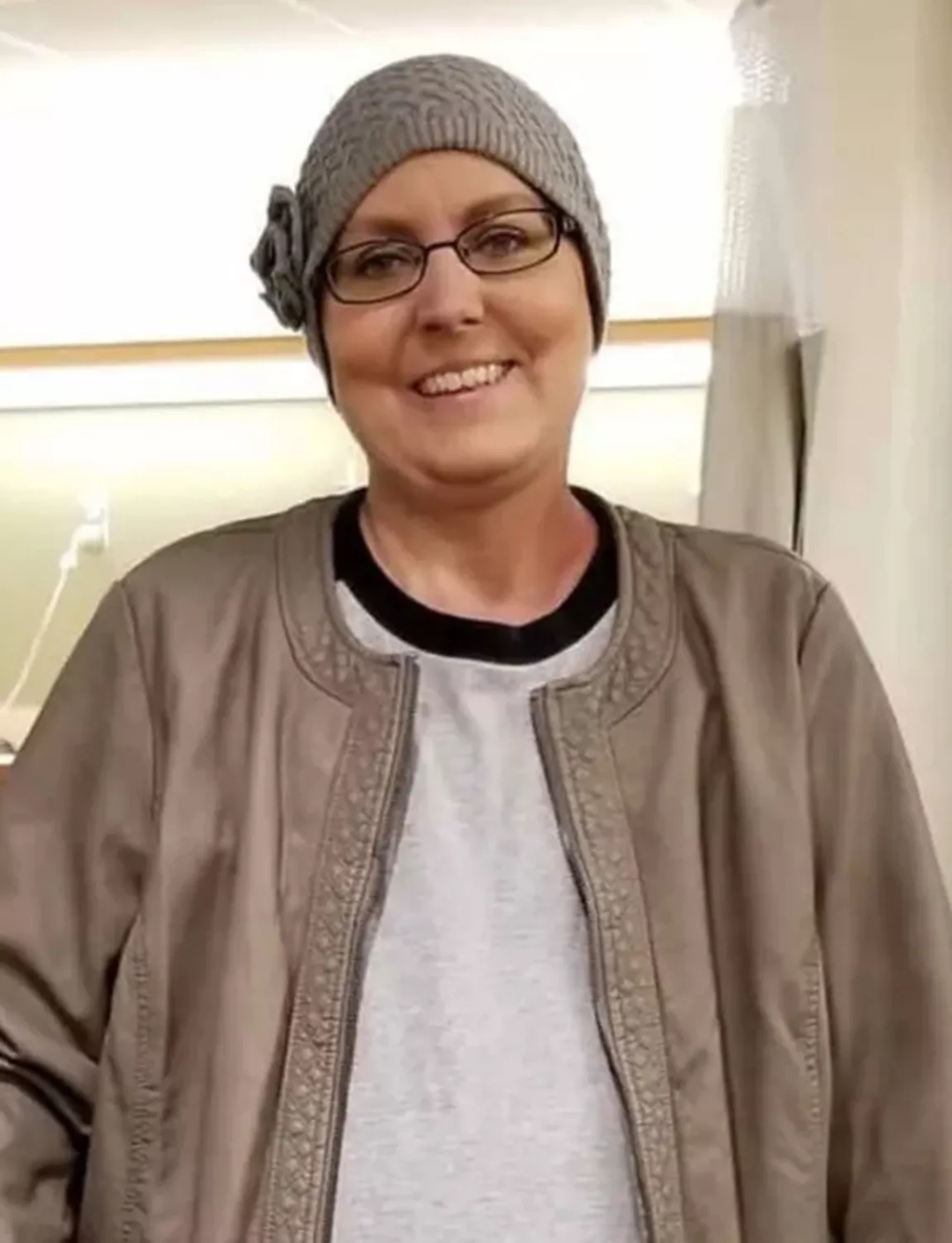 美国单亲妈妈成功抗癌4次，却在家中突遭流弹击中身亡