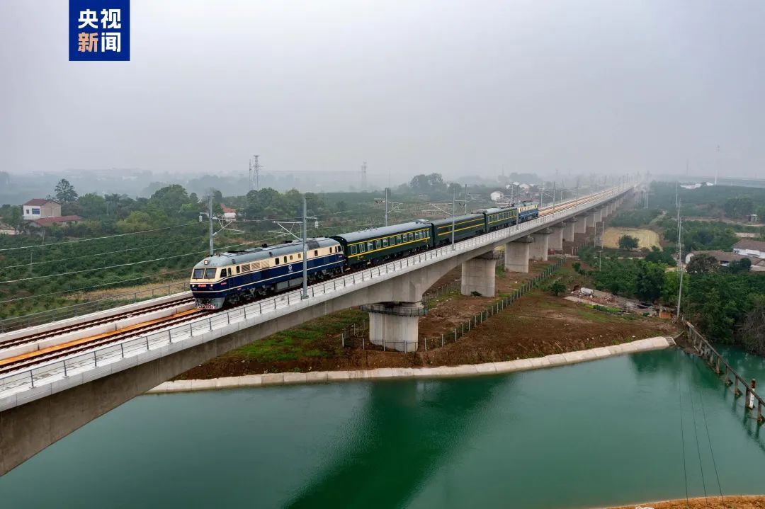 新高铁线来了!上海⇌成都将缩短5.5小时,建成时间公布 新高铁线来了!上海⇌成都将缩短5.5小时,建成时间公布