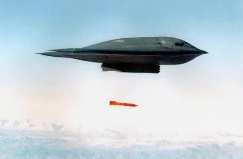 美军被曝提前1年量产新型核炸弹