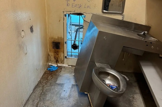 美媒:美国新奥尔良十名囚犯凿墙越狱,警方怀疑存在“外部协助” 美媒:美国新奥尔良十名囚犯凿墙越狱,警方怀疑存在“外部协助”