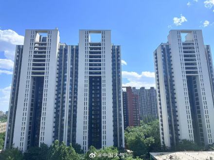 北京大风吹来了蓝天白云漫画天