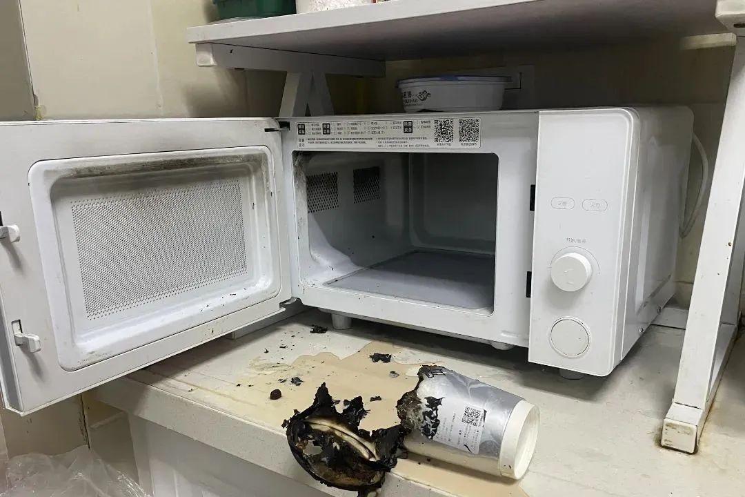 一个操作，让奶茶瞬间“爆炸”，快住手！