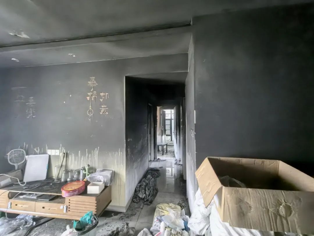 佛山一家卧室被烧,罪魁祸首可能又是它,快自查! 佛山一家卧室被烧,罪魁祸首可能又是它,快自查!