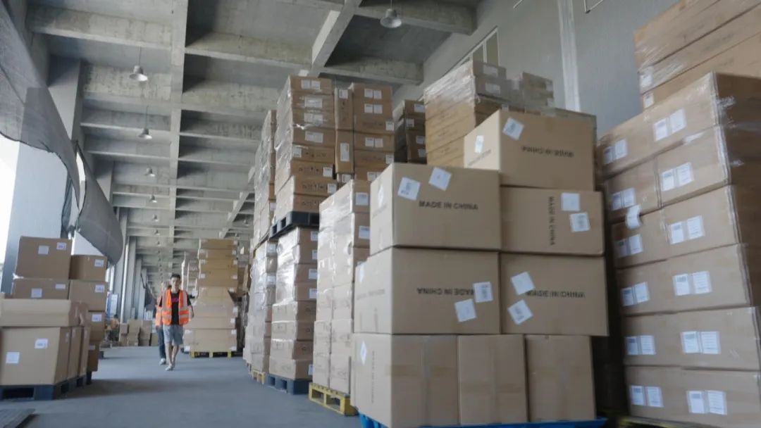 中美关税降了,厦门跨境物流忙到飞起 中美关税降了,厦门跨境物流忙到飞起