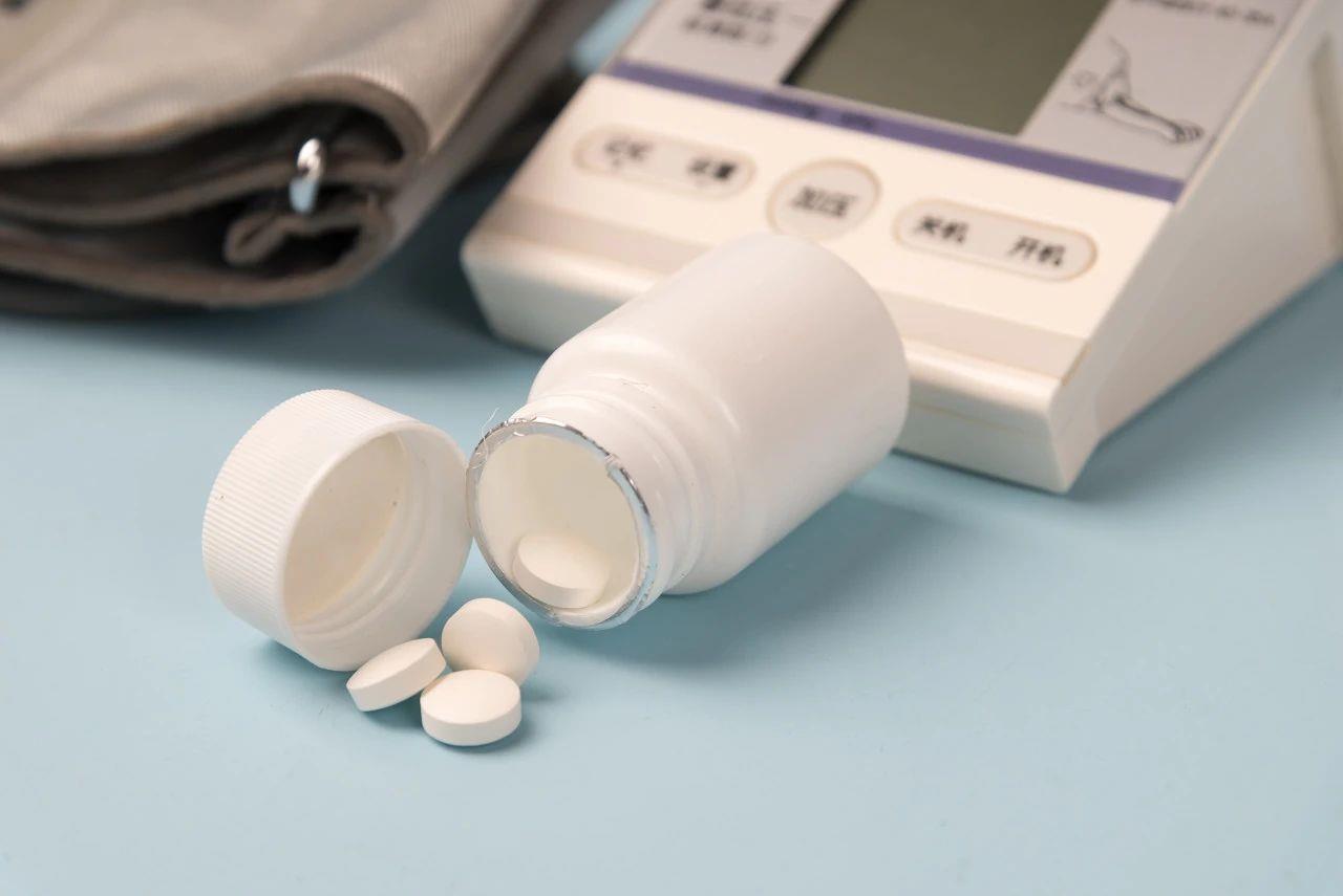 随便停吃降压药伤害可能更大 降压药怎么吃一文了解→ 随便停吃降压药伤害可能更大 降压药怎么吃一文了解→