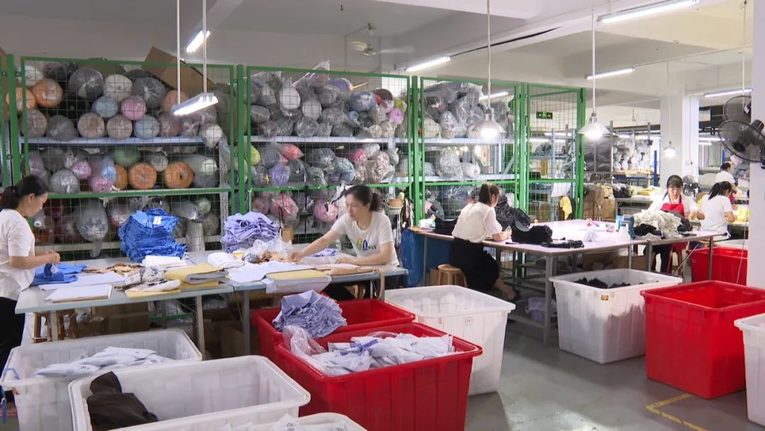 中美关税降了,厦门跨境物流忙到飞起 中美关税降了,厦门跨境物流忙到飞起