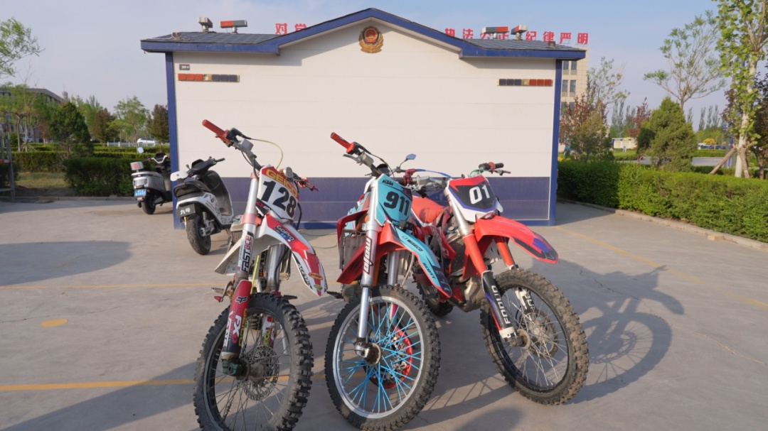 2名少年在交警巡逻时“炸街”？处理来了！