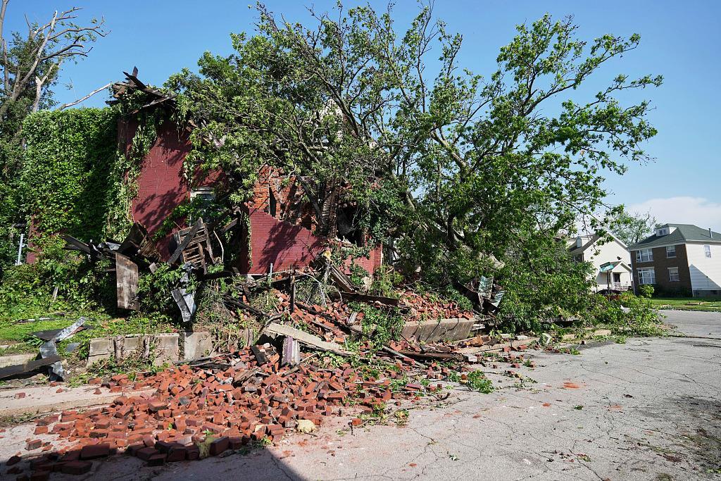 强风暴袭击美国中东部多州致4人死亡 数千家庭断电