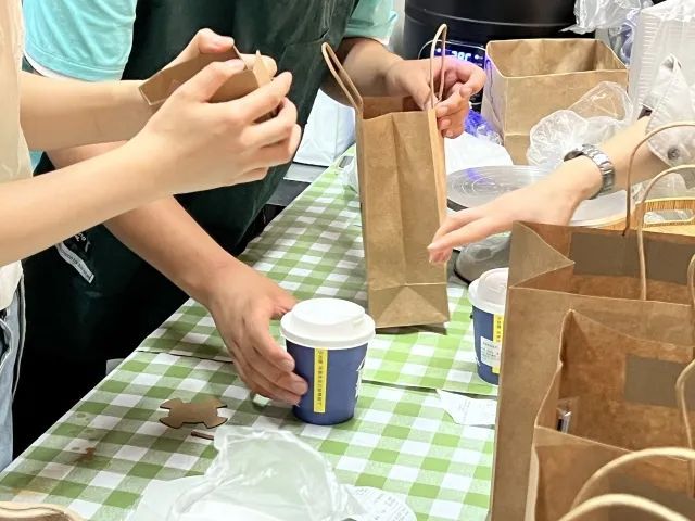 杭州有家特殊的咖啡店，每周只卖90分钟