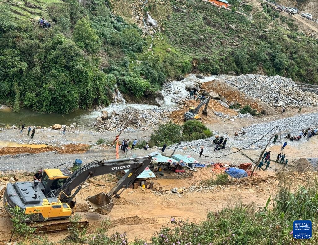 越南一水电站施工期间发生山体滑坡 5人死亡