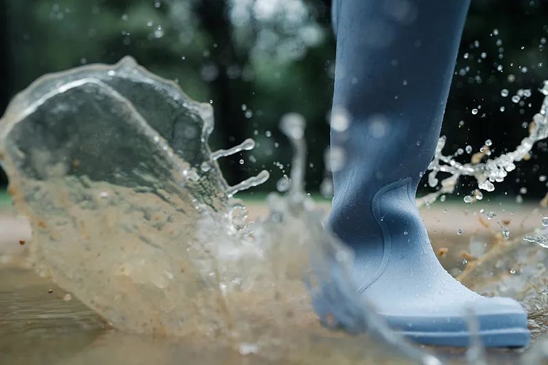 暴雨天蹚水后烧到40℃还染上丹毒!医生紧急提醒! 暴雨天蹚水后烧到40℃还染上丹毒!医生紧急提醒!
