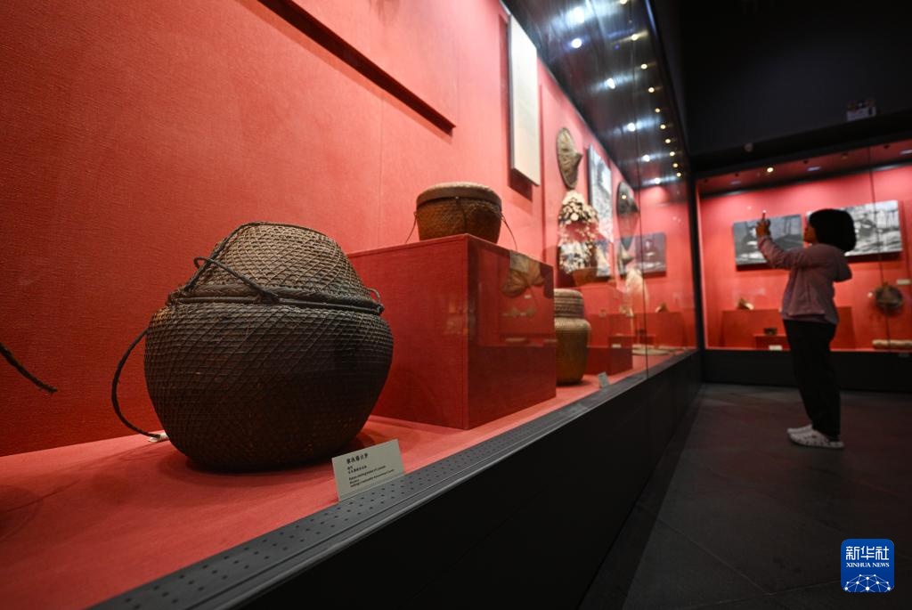 织锦成衣 竹木为乐——博物馆里的海南黎族文化 织锦成衣 竹木为乐——博物馆里的海南黎族文化