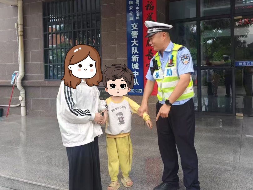 “我指哪里你再走哪”和奶奶走散后，厦门5岁小孩哥淡定拦警车求助……