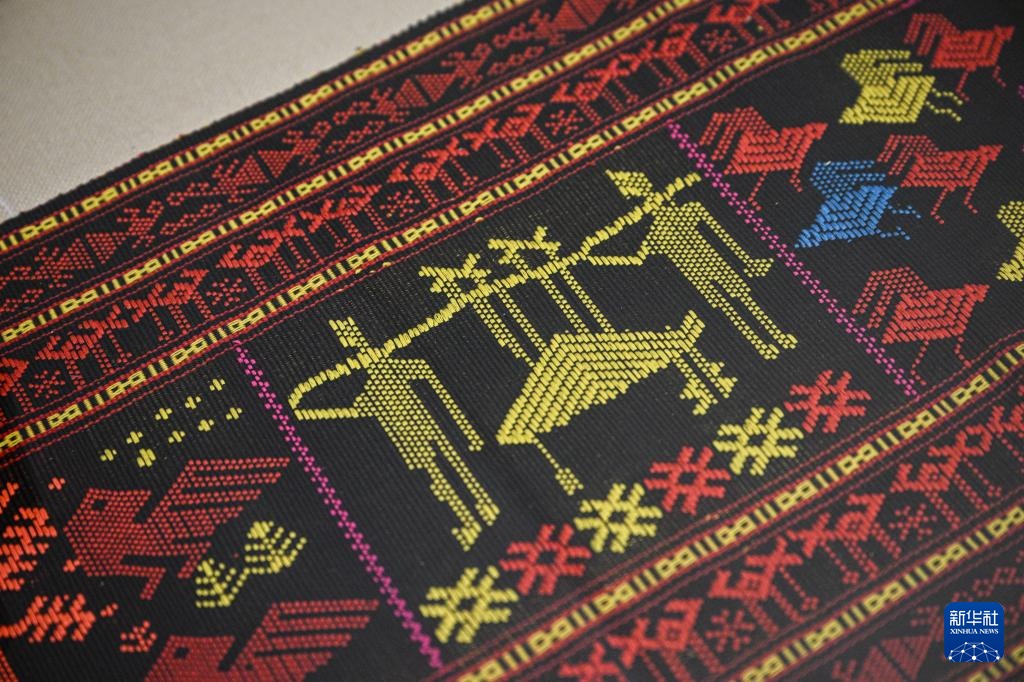 织锦成衣 竹木为乐——博物馆里的海南黎族文化 织锦成衣 竹木为乐——博物馆里的海南黎族文化