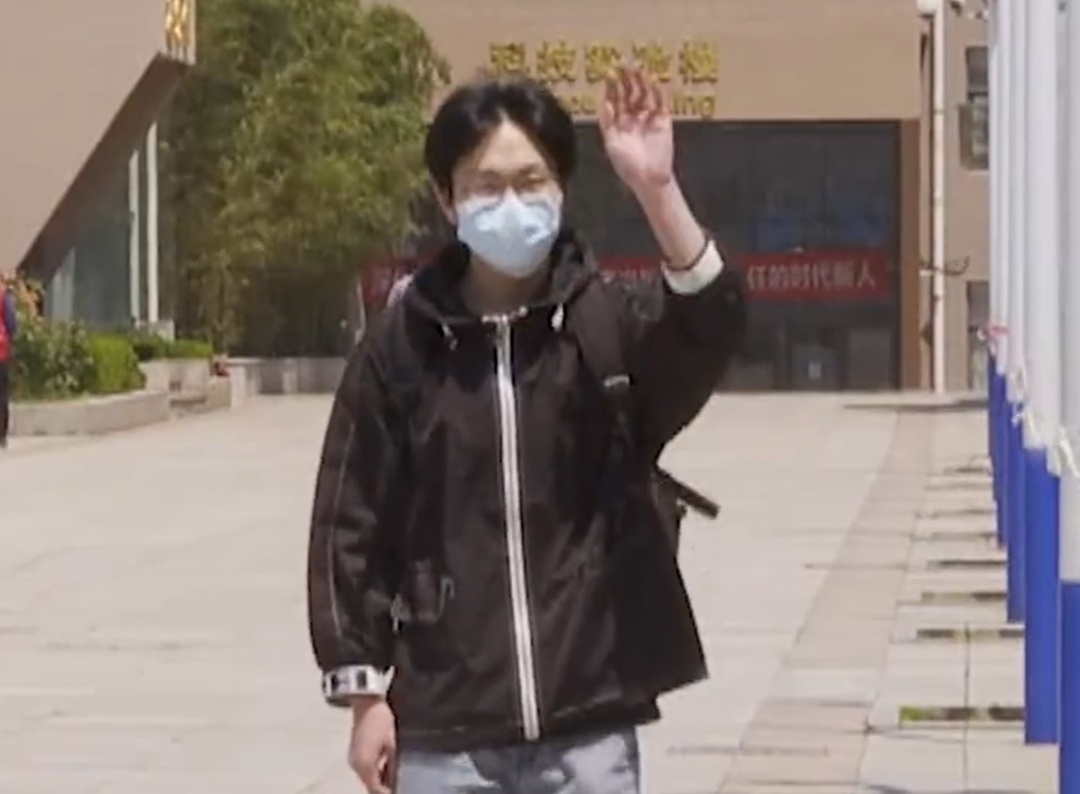 为救人缺考的姜昭鹏,今日完成补考!“考得还可以” 为救人缺考的姜昭鹏,今日完成补考!“考得还可以”