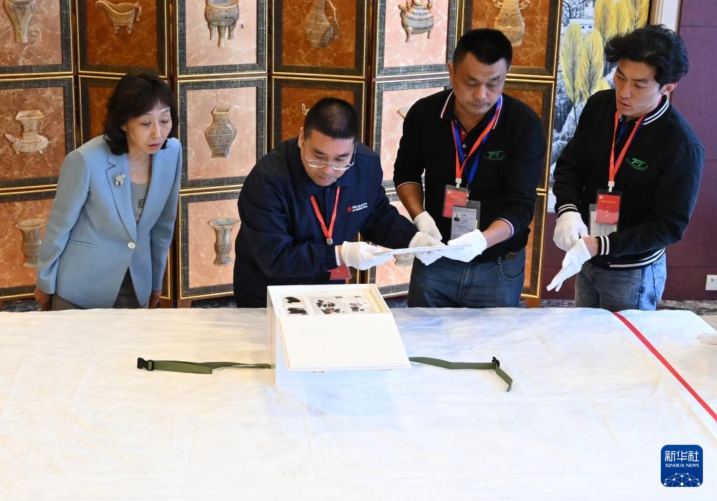 子弹库帛书《五行令》《攻守占》顺利抵京 子弹库帛书《五行令》《攻守占》顺利抵京