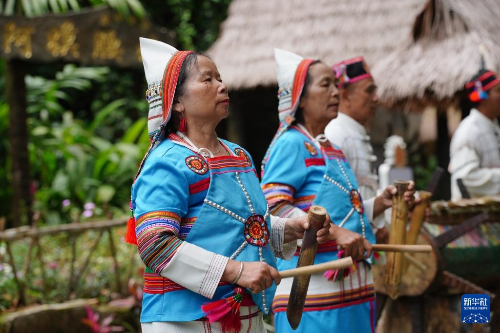 云南基诺山:雨林深处的古调新声 云南基诺山:雨林深处的古调新声