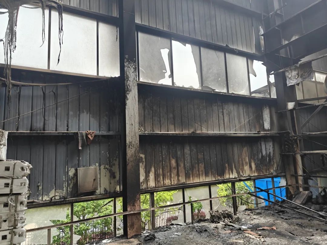 “急性子”魏师傅匆匆赶工！厂子烧了，自己被拘留13天！