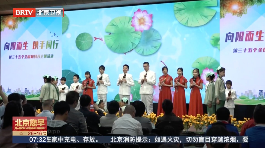 在“黑暗”餐厅吃了一顿午饭，竟听见最“震撼”的声音！