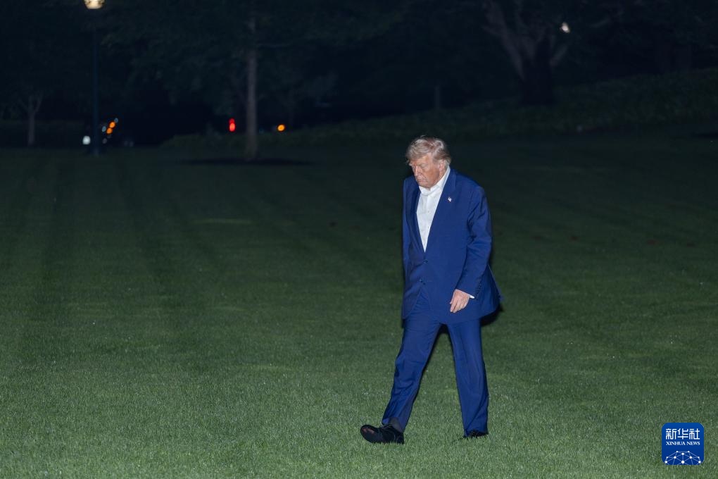 特朗普称将分别与俄乌领导人通话促停火