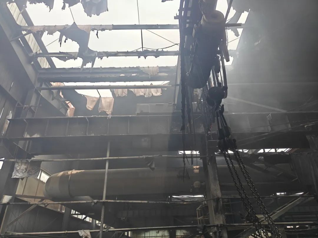 “急性子”魏师傅匆匆赶工！厂子烧了，自己被拘留13天！