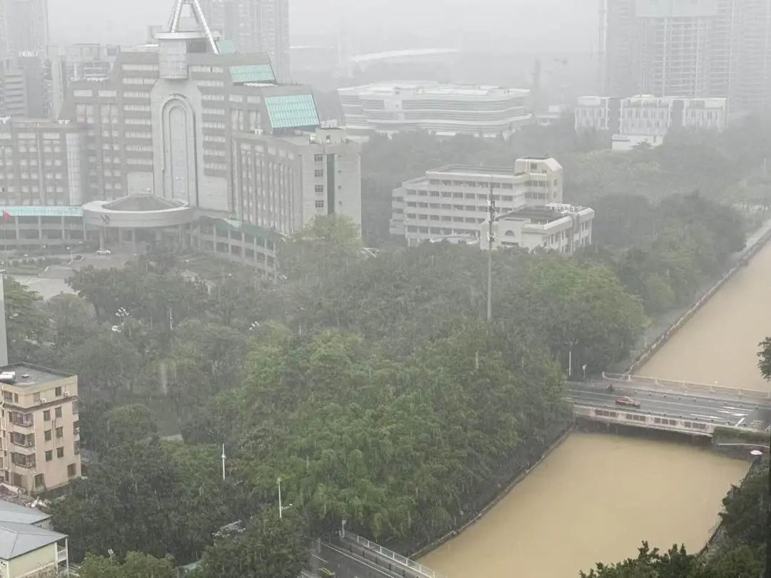 广东开启“倒水模式”！阳西一地12小时降雨超北京一年总量