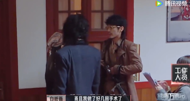 知名男演员自曝已做6次手术!这病特爱“招惹”瘦高个男生 知名男演员自曝已做6次手术!这病特爱“招惹”瘦高个男生