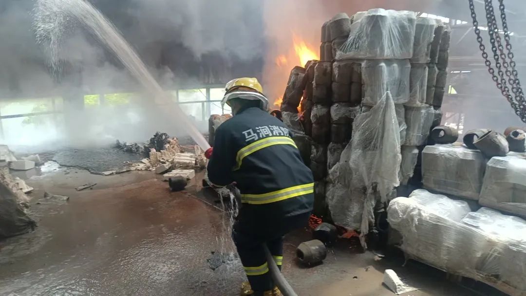 “急性子”魏师傅匆匆赶工！厂子烧了，自己被拘留13天！